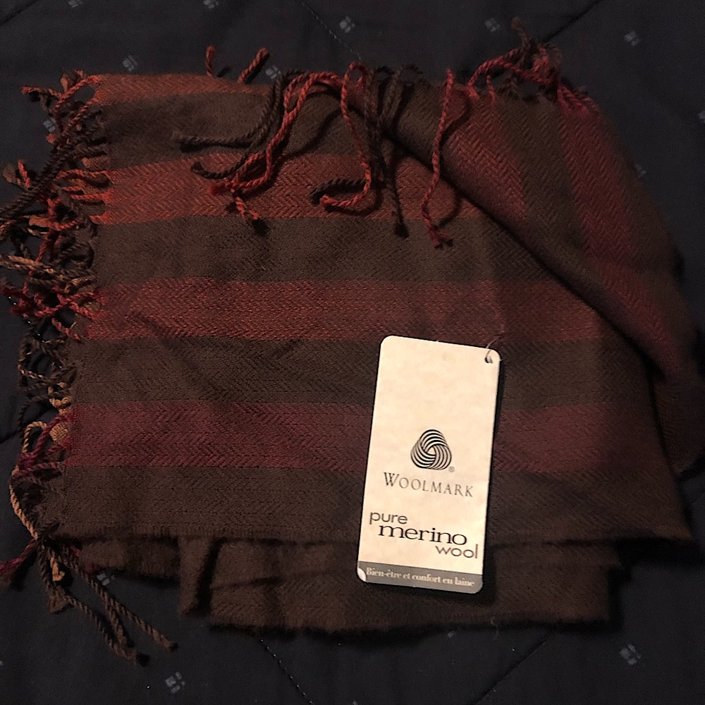 Beautiful unisex pure merino wool scarf